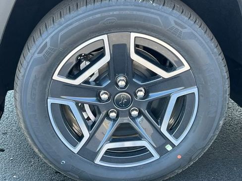 New 2026 Jeep Cherokee Laredo image 6