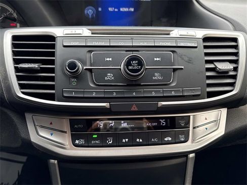 Used 2013 Honda Accord LX image 17