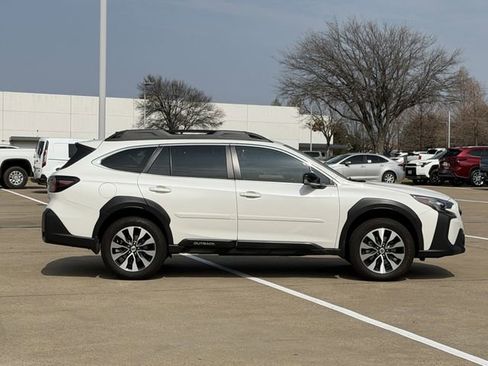 Used 2025 Subaru Outback Limited image 3