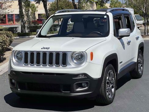 Used 2017 Jeep Renegade Limited FWD image 27