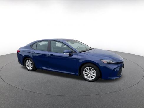 Used 2025 Toyota Camry LE image 2