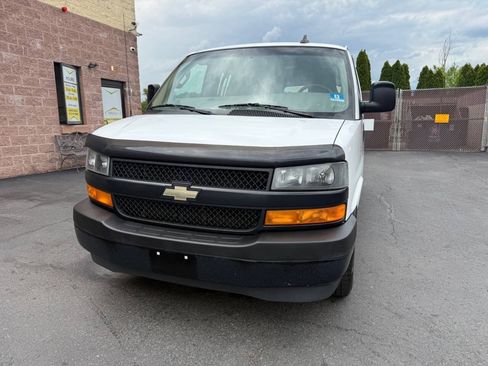 Used 2018 Chevrolet Express 2500 RWD image 5