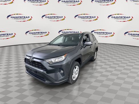 Used 2021 Toyota RAV4 XLE w/ Convenience Package AWD/4WD image 4