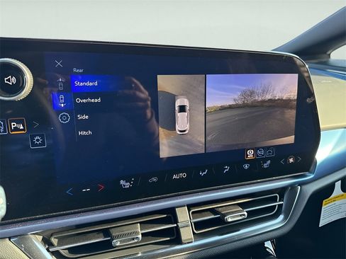 New 2026 Chevrolet Equinox EV LT image 24