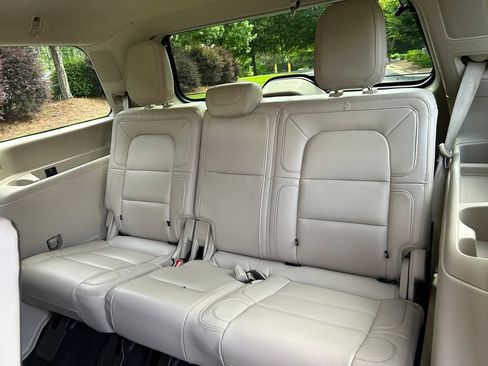 Used 2020 Lincoln Navigator Reserve w/ Luxury Package AWD/4WD image 48