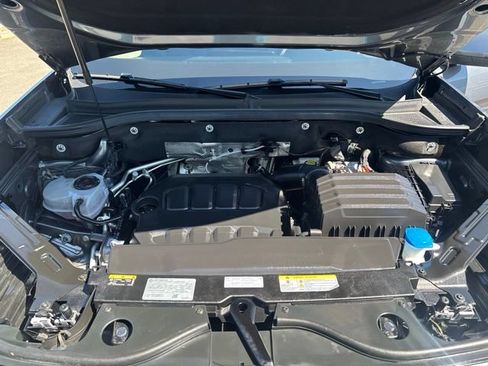 Used 2024 Volkswagen Atlas SE FWD image 42