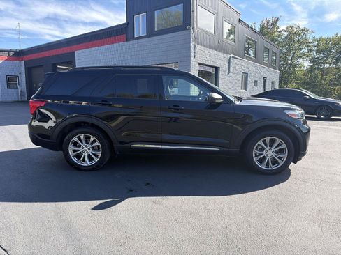 Used 2020 Ford Explorer XLT w/ Equipment Group 202A AWD/4WD image 6