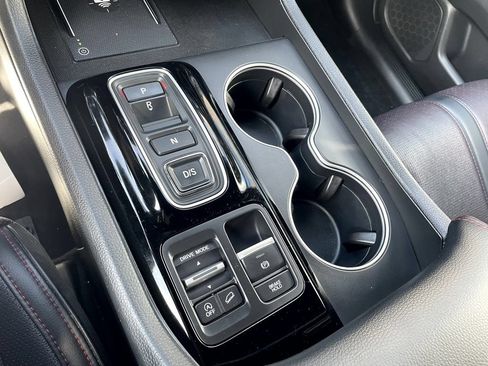 Certified 2025 Honda Pilot Black Edition image 21