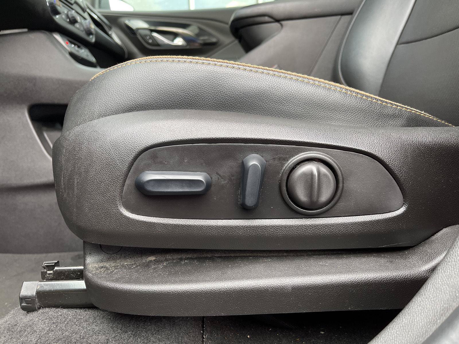 Used 2024 GMC Terrain AT4 w/ Infotainment Package II AWD/4WD image 17
