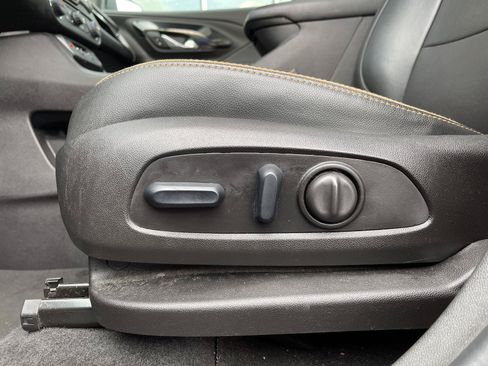 Used 2024 GMC Terrain AT4 w/ Infotainment Package II AWD/4WD image 17