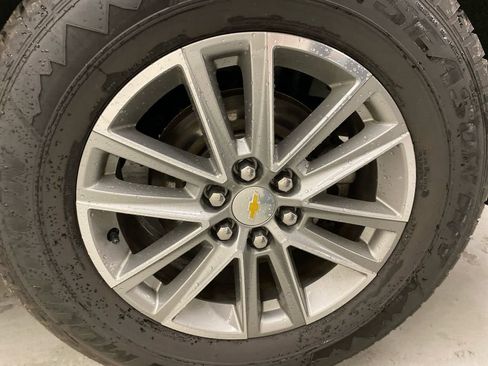 Used 2023 Chevrolet Traverse LT image 26