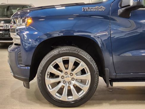 Used 2021 Chevrolet Silverado 1500 High Country w/ Technology Package AWD/4WD image 6