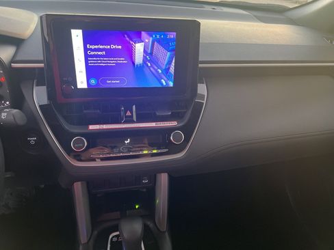 Used 2025 Toyota Corolla Cross AWD Hybrid image 10