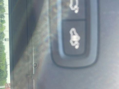 Used 2020 Volvo XC60 T5 Momentum FWD image 23