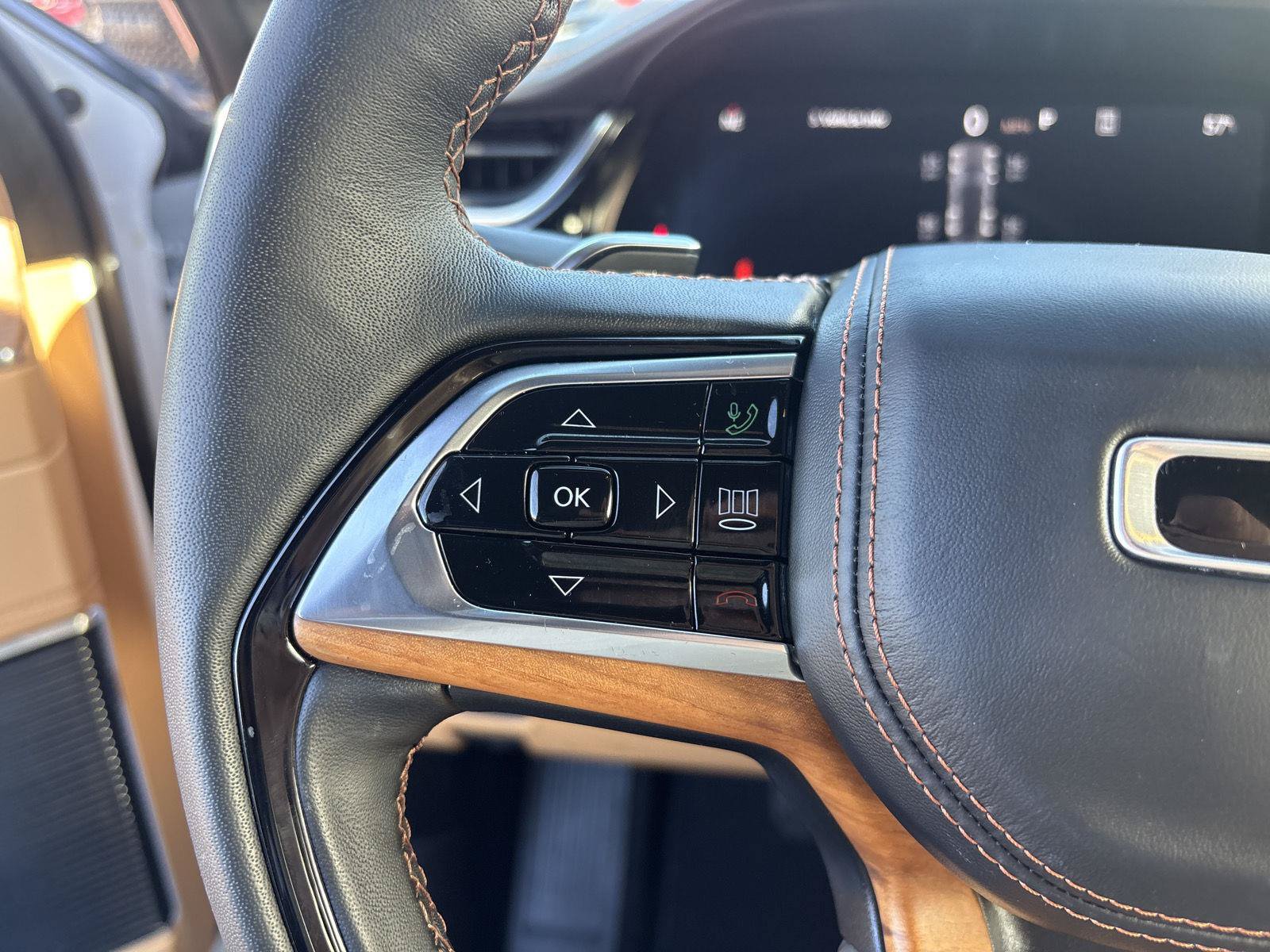 Used 2025 Jeep Grand Cherokee Summit AWD/4WD image 19