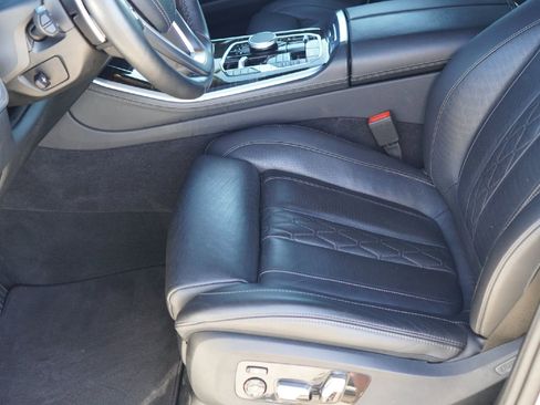 Used 2025 BMW X5 xDrive50e image 11