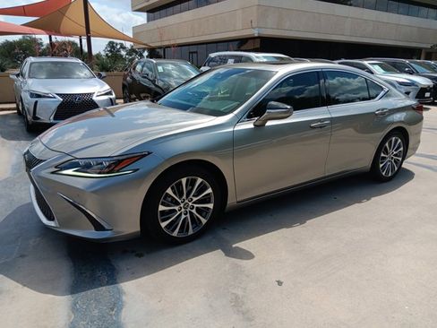 Used 2019 Lexus ES 350 Luxury w/ Accessory Package 2 image 3