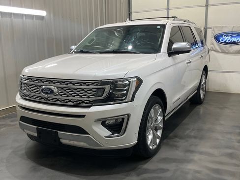 Used 2019 Ford Expedition Platinum RWD image 3