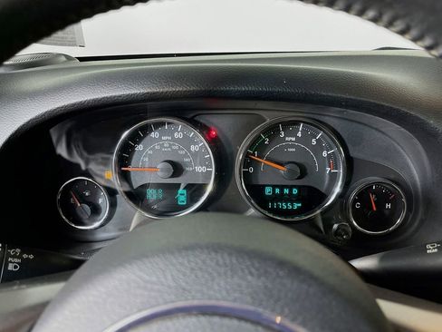 Used 2018 Jeep Wrangler Unlimited Sahara AWD/4WD image 17