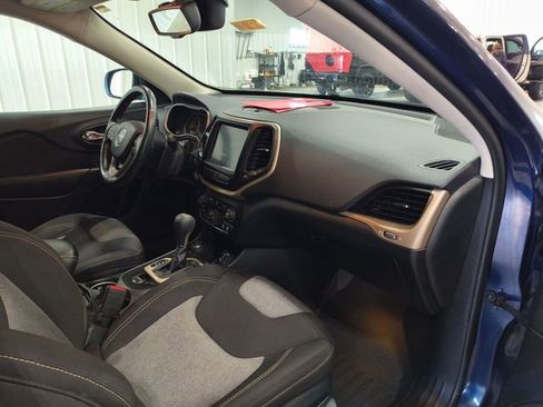 Used 2014 Jeep Cherokee Latitude w/ Comfort/Convenience Group AWD/4WD image 27