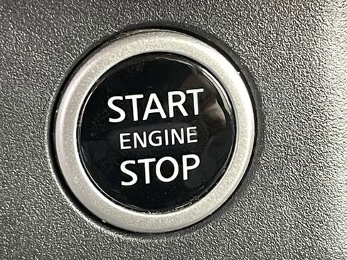 Used 2023 Nissan Rogue S image 21