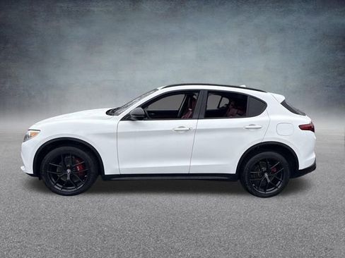 Used 2020 Alfa Romeo Stelvio AWD w/ Nero Edizione image 13