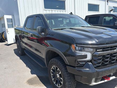Used 2023 Chevrolet Silverado 1500 ZR2 AWD/4WD image 3