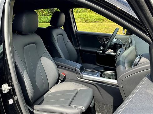 Used 2025 Mercedes-Benz GLA 250 4MATIC image 7