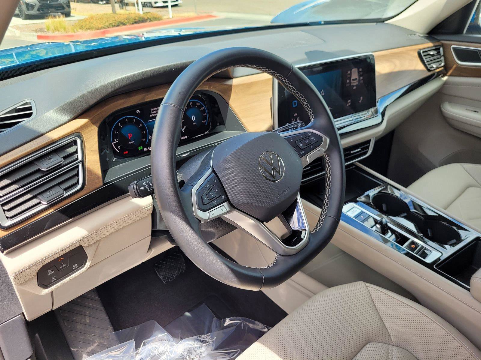 Certified 2025 Volkswagen Atlas SE AWD/4WD image 12