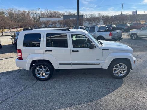 Used 2012 Jeep Liberty Sport image 5