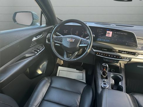 Used 2024 Cadillac XT4 Premium Luxury FWD image 17