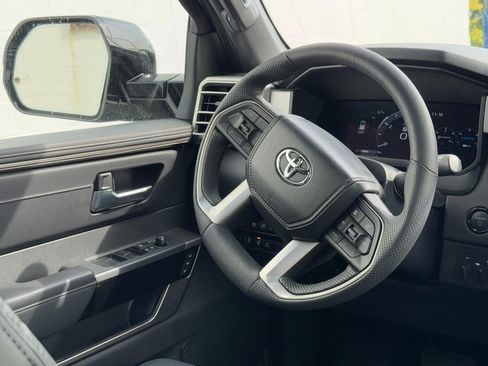 Used 2025 Toyota Sequoia 4WD image 12