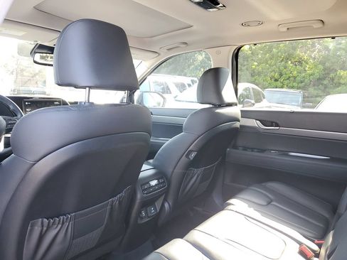 Used 2021 Hyundai Palisade SEL FWD image 17