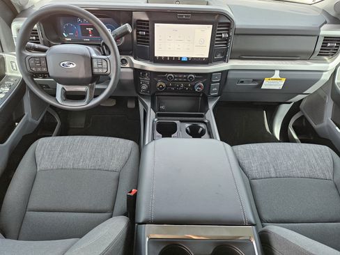 New 2026 Ford F250 XLT w/ XLT Premium Package AWD/4WD image 18