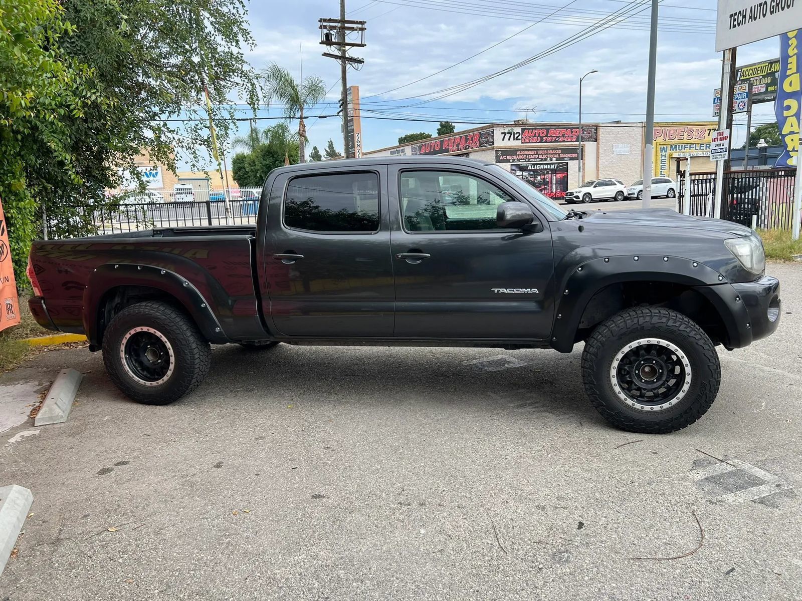 Used 2009 Toyota Tacoma PreRunner w/ TRD Sport Pkg w/JBL Audio RWD image 4