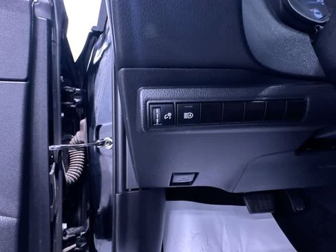 Used 2023 Toyota Corolla LE image 16