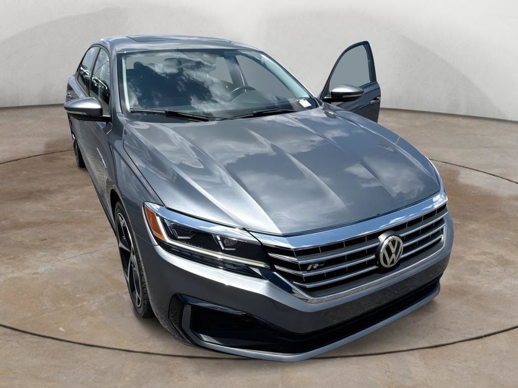 Used 2020 Volkswagen Passat 2.0T R-Line FWD image 1