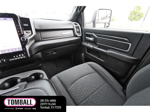 Used 2025 RAM 2500 Big Horn AWD/4WD image 11