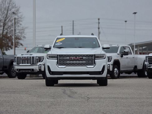 Used 2023 GMC Acadia Denali w/ Denali Ultimate Package image 2