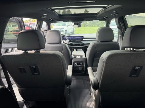 Used 2025 Buick Enclave Avenir w/ Super Cruise Package image 19