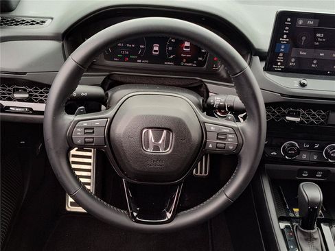 Used 2025 Honda Accord Sport image 16