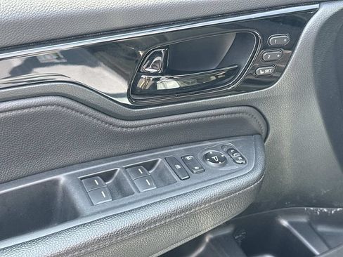 Used 2023 Honda Odyssey Touring image 17
