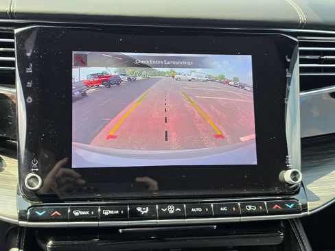 Used 2023 Jeep Wagoneer Series III w/ Premium Group I AWD/4WD image 23