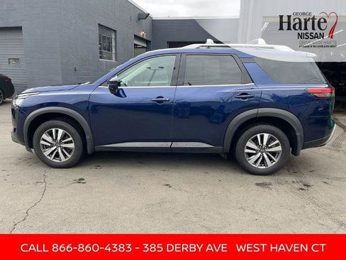 Certified 2024 Nissan Pathfinder SL AWD/4WD image 6