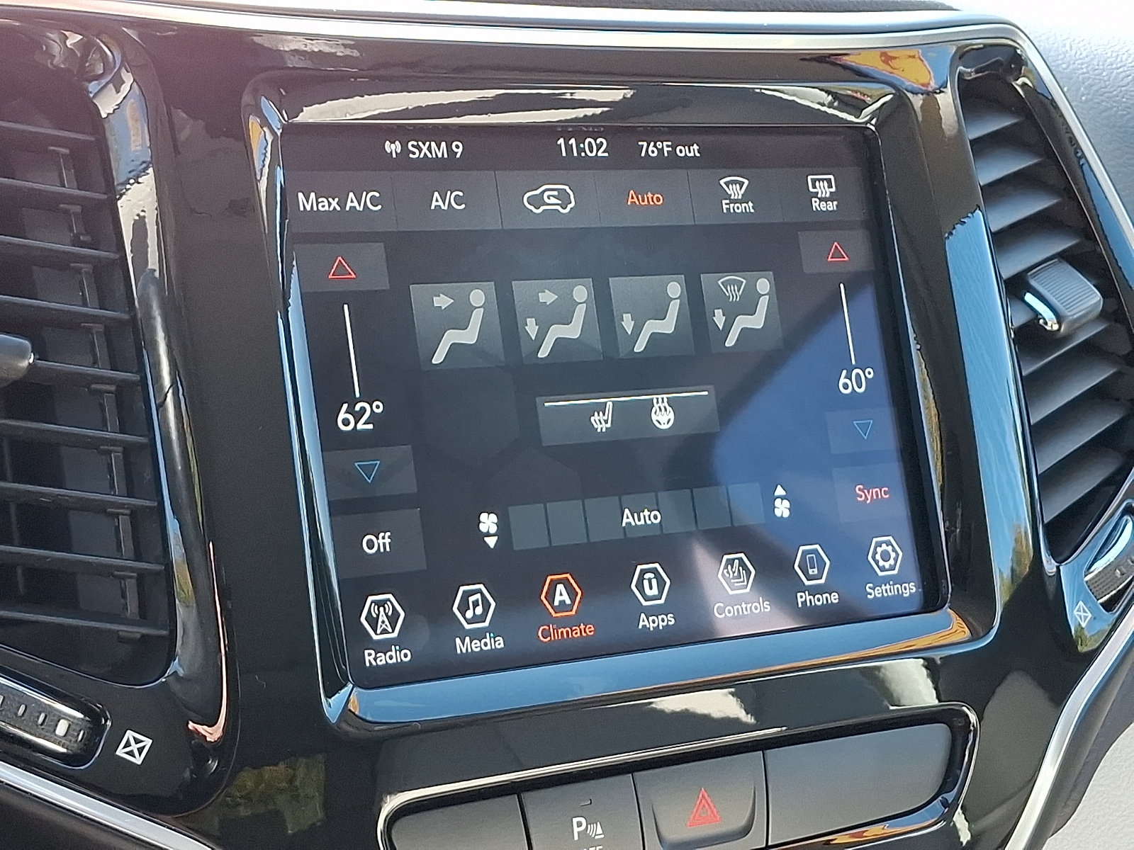 Certified 2020 Jeep Cherokee Limited AWD/4WD image 17