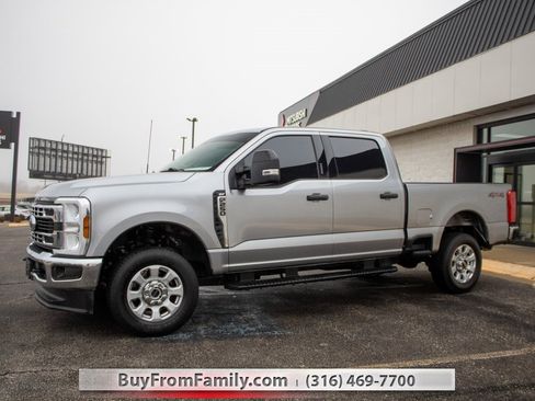 Used 2024 Ford F250 XLT image 1