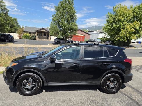 Used 2013 Toyota RAV4 LE AWD/4WD image 2