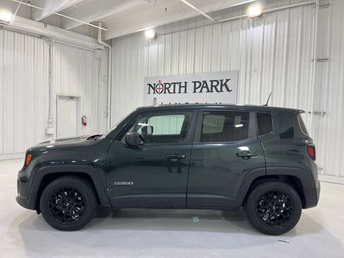 Used 2021 Jeep Renegade Sport image 2