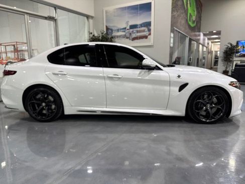 Used 2017 Alfa Romeo Giulia Quadrifoglio image 48