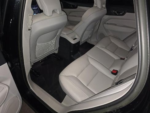 Used 2023 Volvo XC60 T8 Plus AWD/4WD image 4